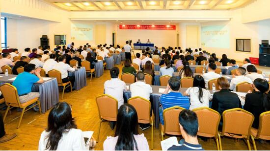 埋頭趕路，也要抬頭尋道