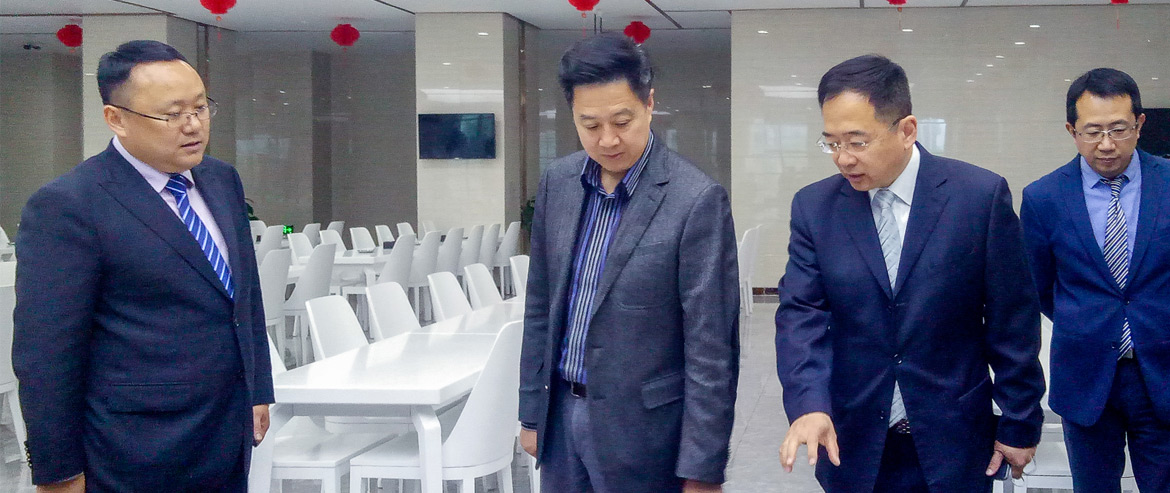 集團(tuán)領(lǐng)導(dǎo)率安辦開展食品安全專項檢查