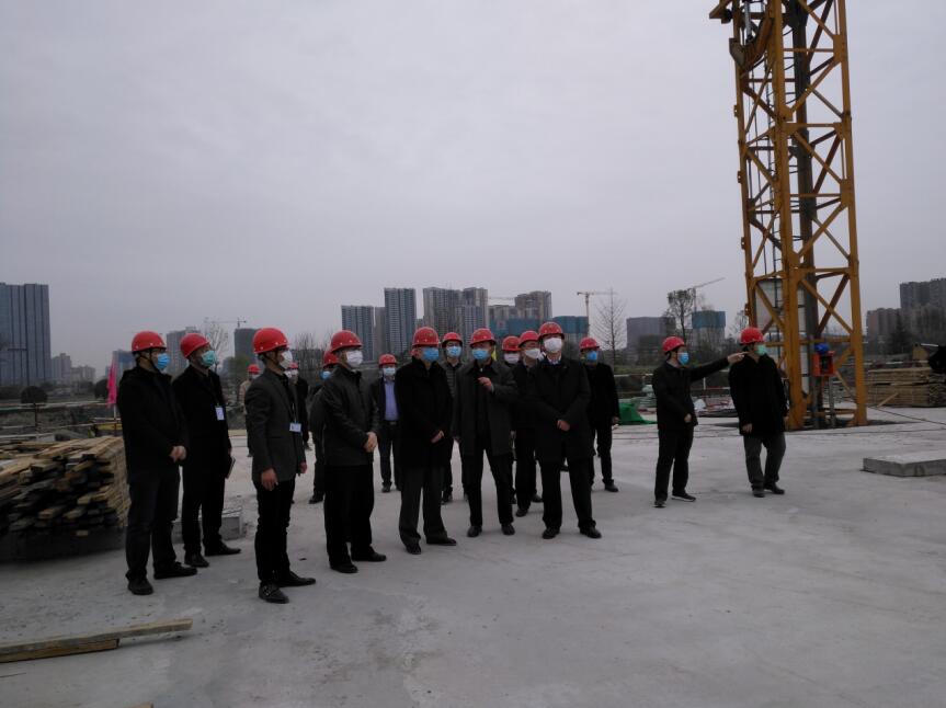 尊龍凱時集團黨委書記、董事長任丁率隊 赴金牛賓館檢查工程復(fù)工工作