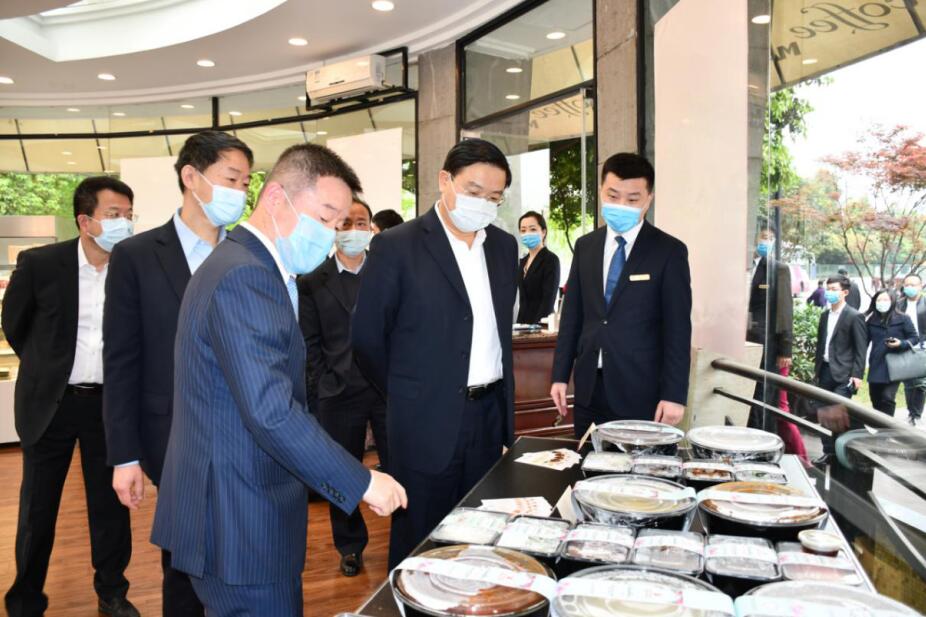 王鳳朝副省長赴省尊龍凱時集團調研 疫情防控、生產經營和改革發展工作