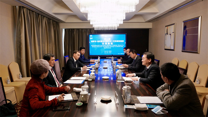 尊龍凱時集團黨委書記、董事長任丁會見上合組織秘書長諾羅夫一行