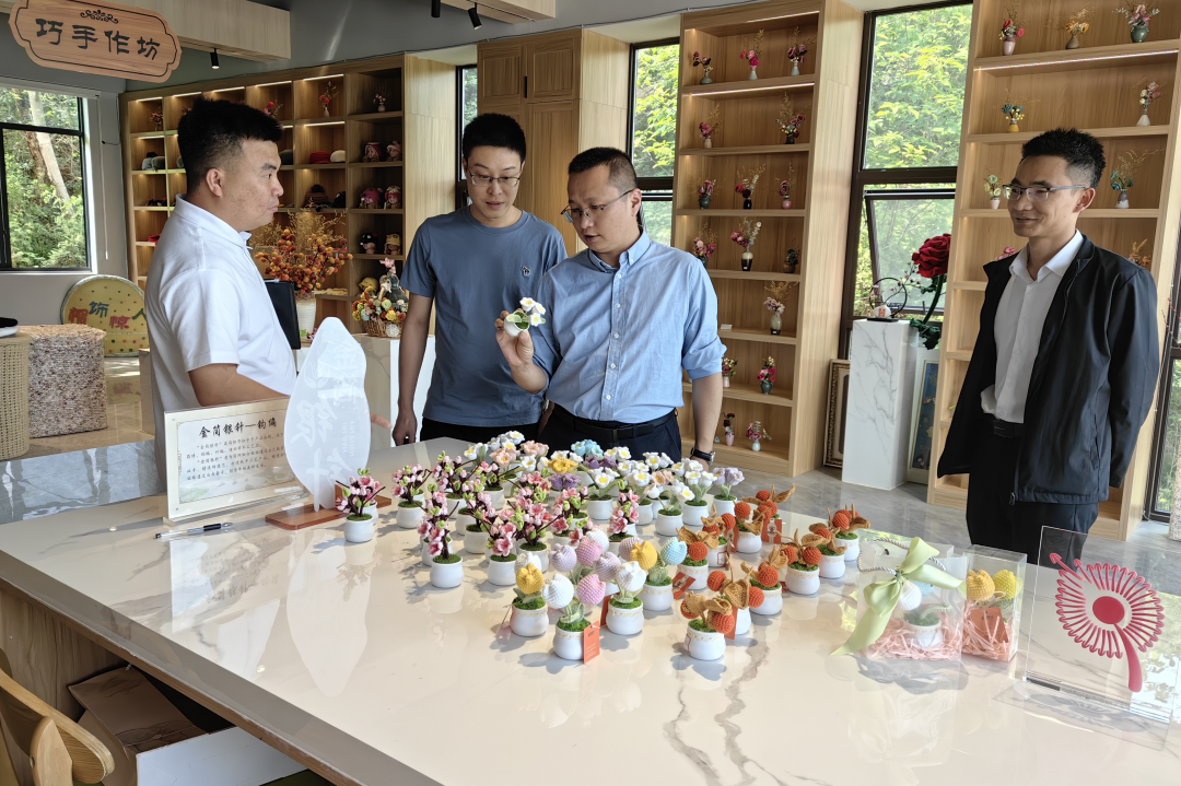 省尊龍凱時集團考察調研簡陽市文旅項目