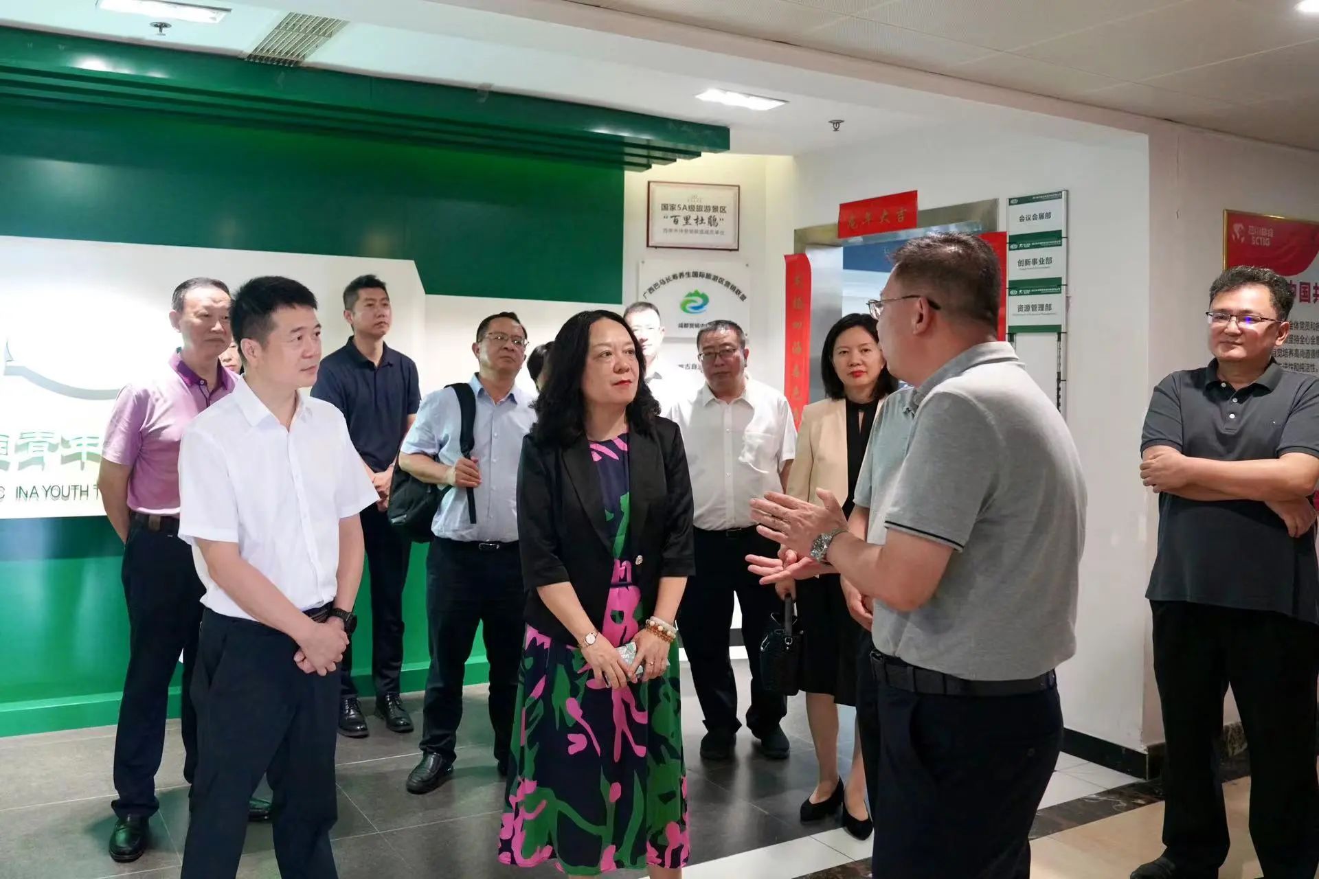 省委外辦主任張濤一行赴省尊龍凱時集團調研指導工作