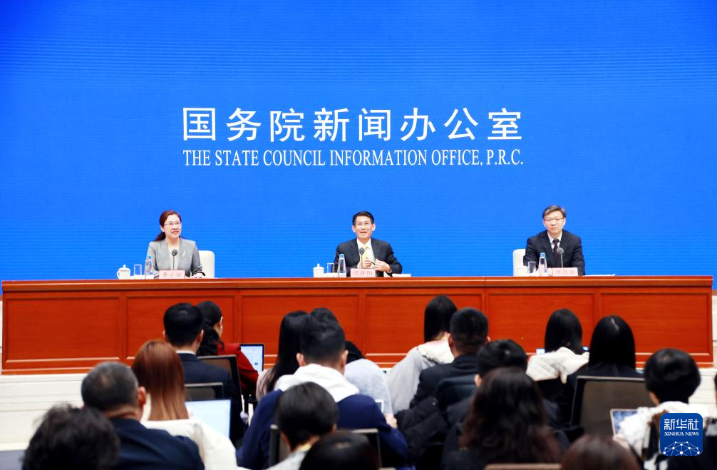 兩會(huì)現(xiàn)場速遞丨政府工作報(bào)告起草組負(fù)責(zé)人解讀報(bào)告新部署